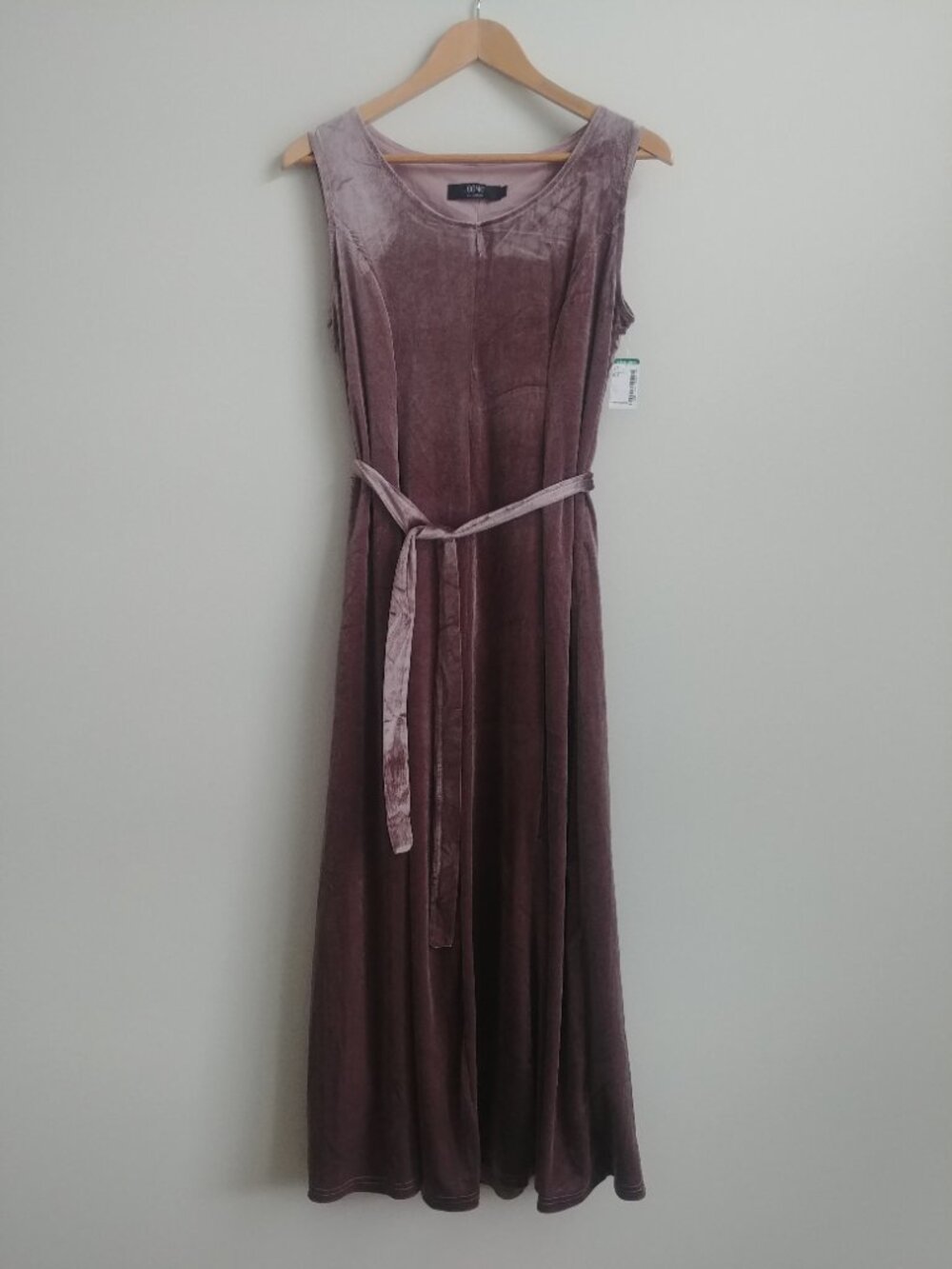 New With Tags Simons Icone purple pink velvet long sleeveless midi dress Small